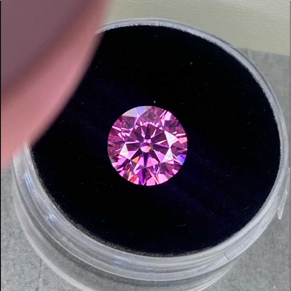 Certified, 2CT Pink Moissanite Diamond Loose (Hearts & Arrows) - Picture 1 of 16